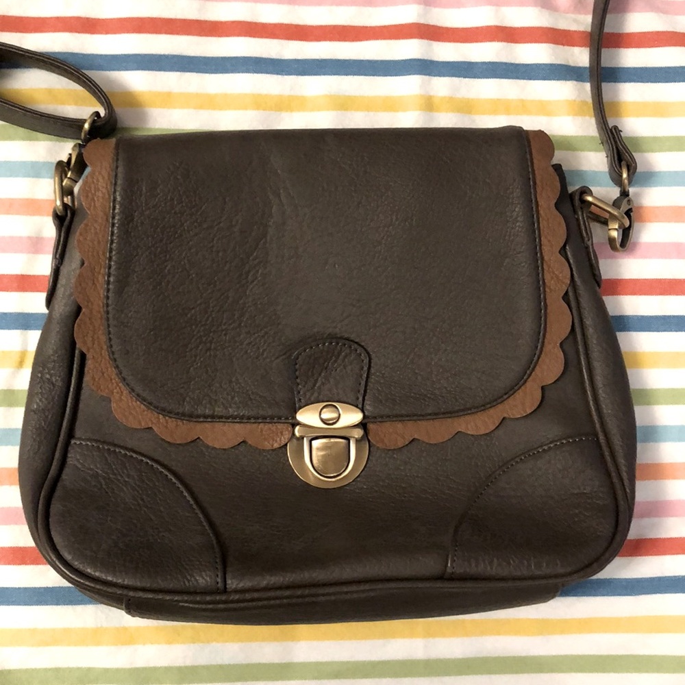 Cute Brown crossbody or shoulder bag!